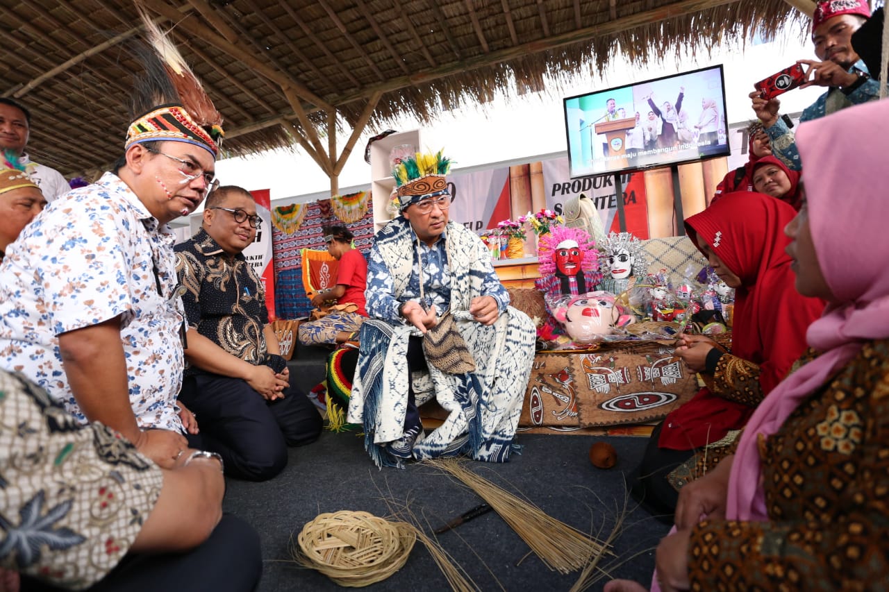 Minister of Social Affairs Attended People's Market "Towards Advanced Indonesia"