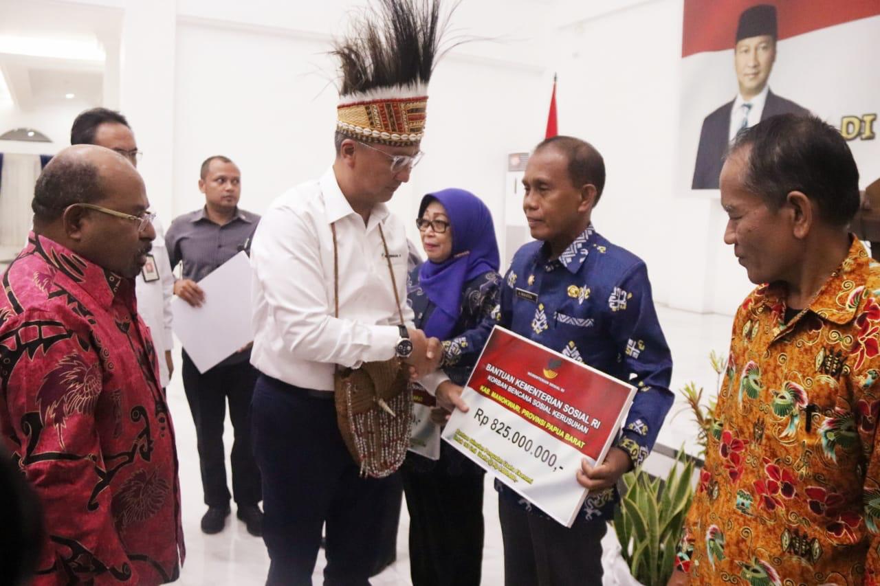 Kemensos Berikan Bantuan Korban Kerusuhan Papua