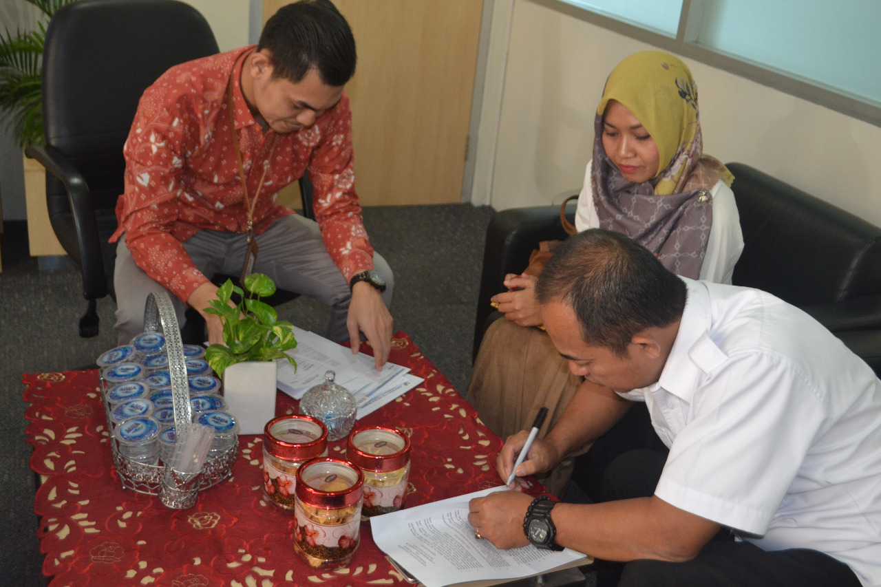 LRSAMPK "Darussa'adah" Collaborates With BNI Aceh Distributes Children's Social Aid