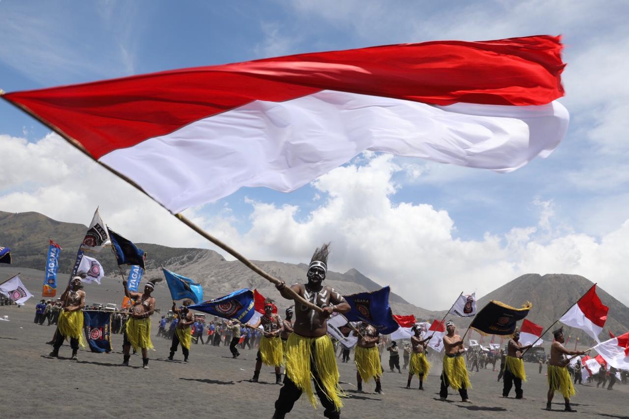 Tagana Gelar Apel Siaga di Lautan Pasir Gunung Bromo