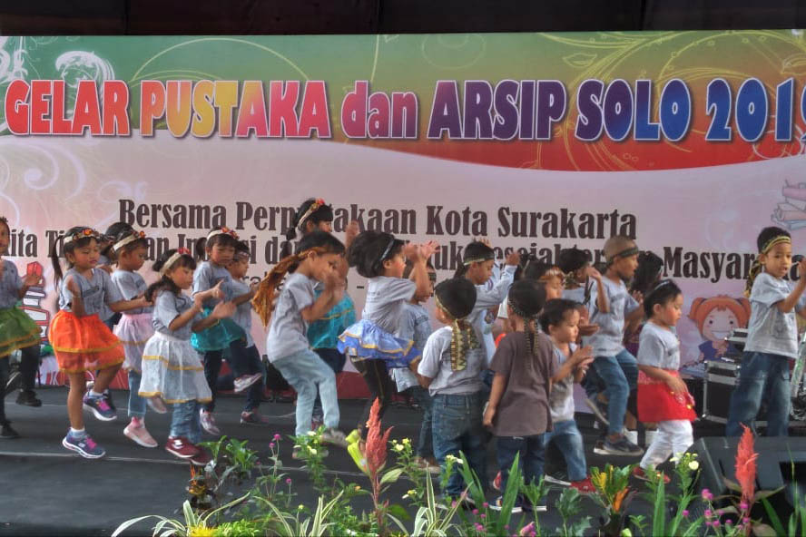 "Abiyoso" Indonesian Braille Literacy Center (BLBI) Participated in Surakarta Library and Archive Event