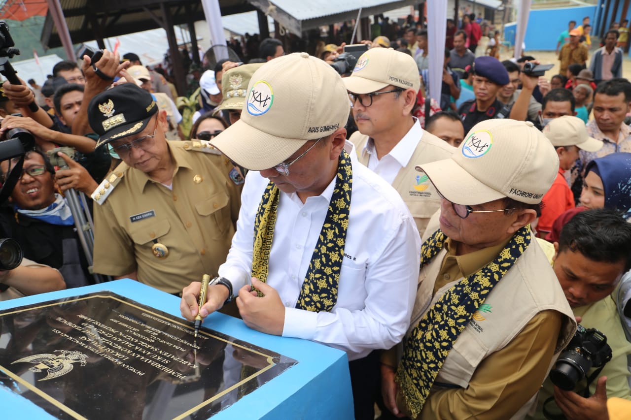 Minister of Social Affairs Inaugurate Show Window KAT in Jambi