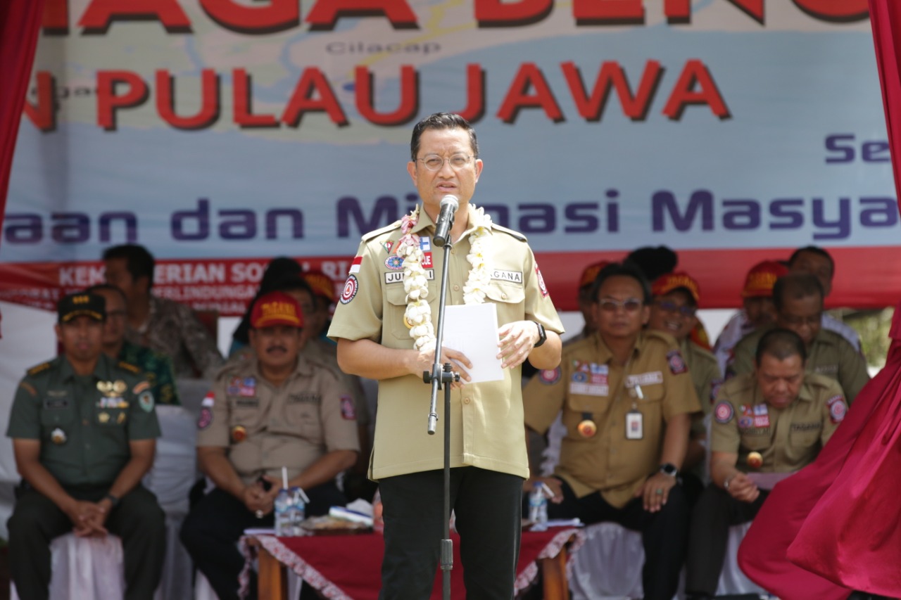 Social Minister Launches Disaster Preparedness Area in South Coast of Java Island