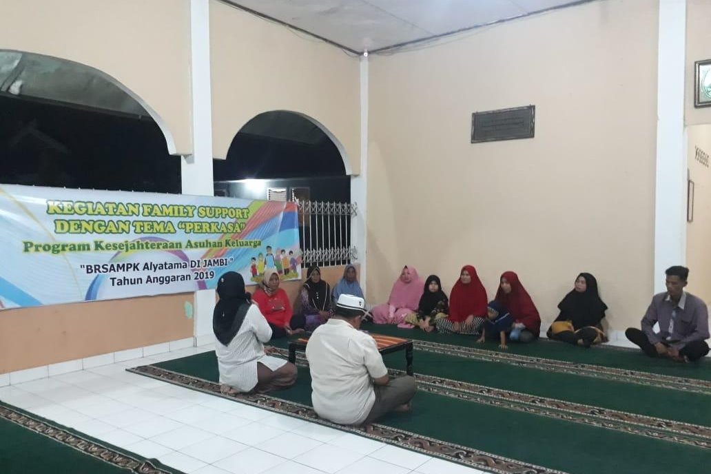 Keluarga Tempat Terbaik bagi Pengasuhan Anak