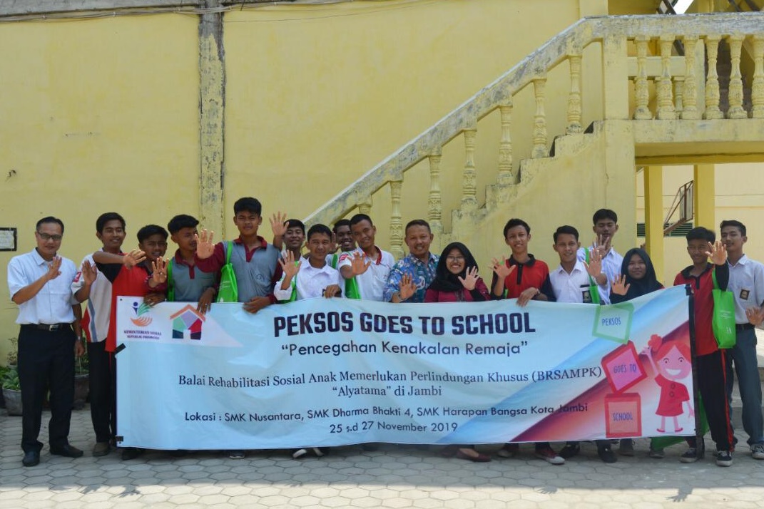 BRSAMPK “Alyatama” Sapa Pelajar SMK Dharma Bhakti 4 Kota Jambi