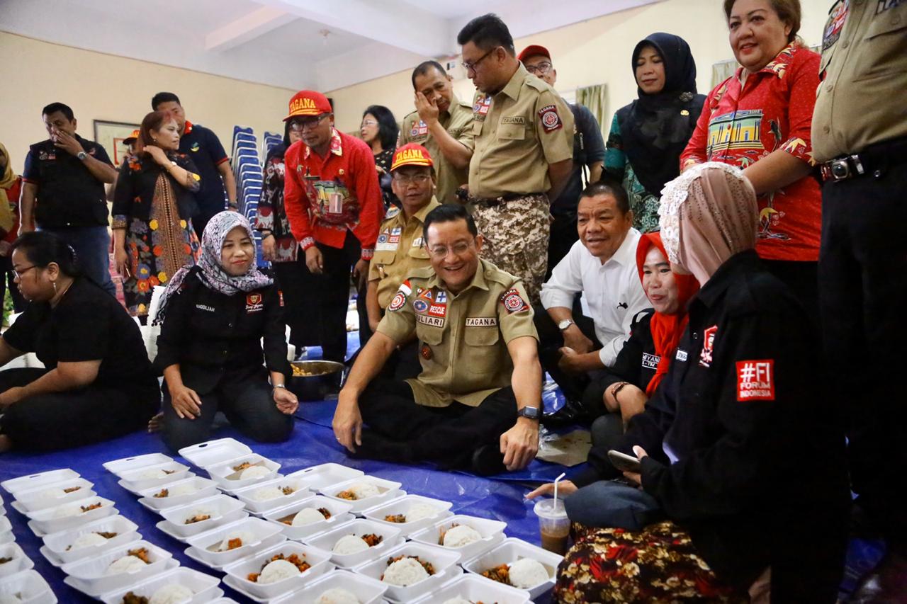 Mensos Tinjau Dapur Umum di PSBNRW "Cahaya Batin"