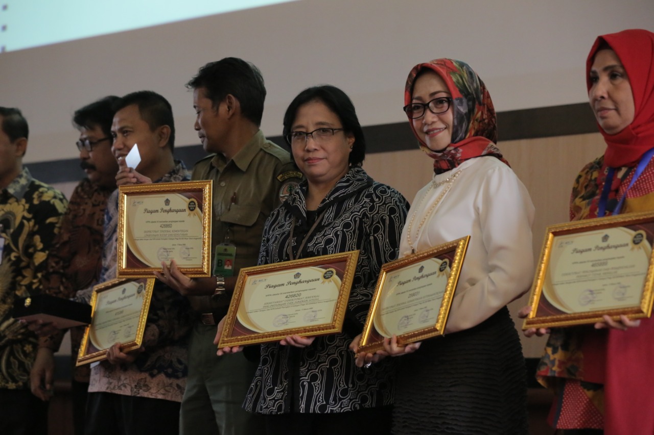 Sekretariat Ditjen Perlindungan dan Jaminan Sosial Raih Penghargaan IKPA Awards