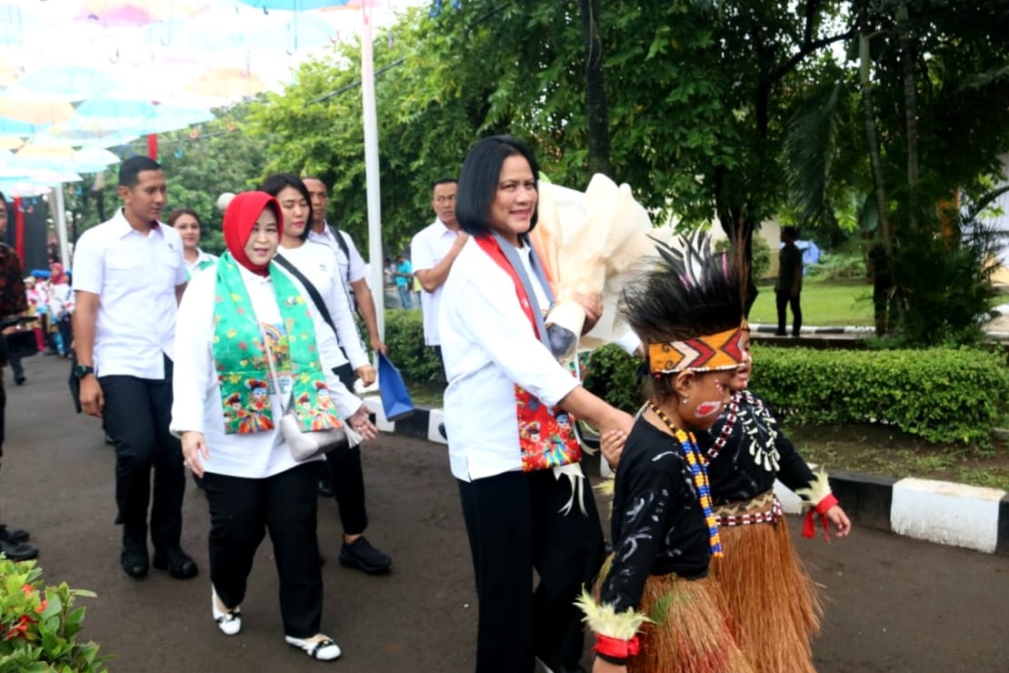 Temu Sapa dan Bergembira Bersama Ibu Negara