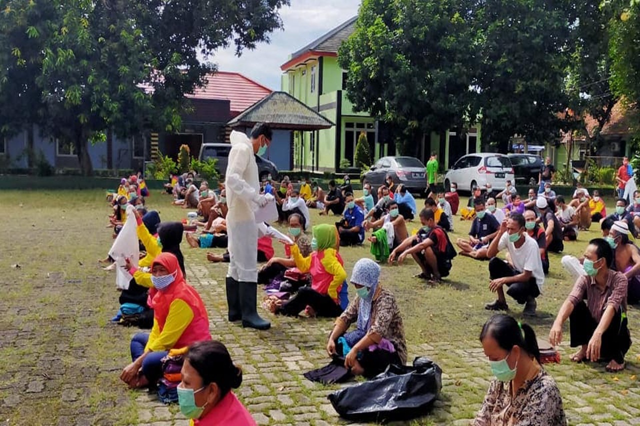 WNI Migran Nikmati Masa Karantina dengan Olahraga