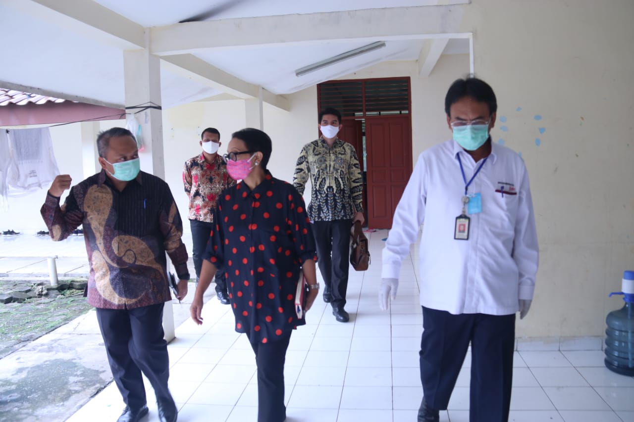 Tinjau 14 PMI ABK, Menlu Datangi Rumah Perlindungan Trauma Center