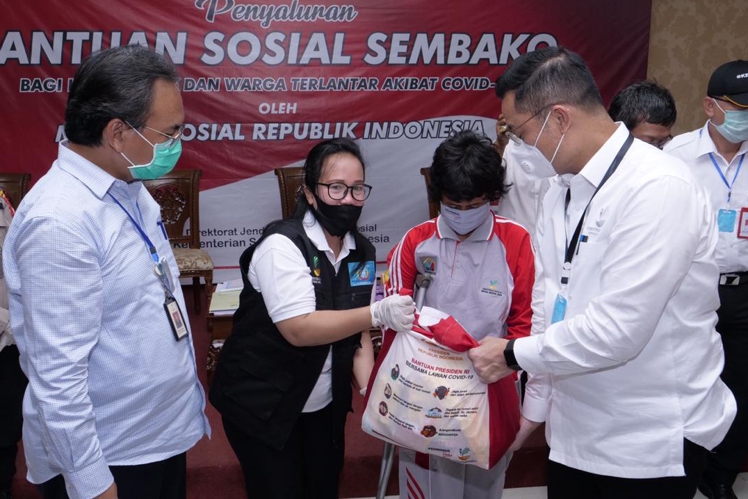 Mensos Pastikan Korban PHK dan Warga Terlantar Akibat COVID-19 Dapat Bantuan