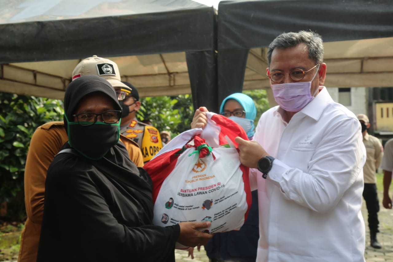 Penyaluran Sembako di Kabupaten Bogor