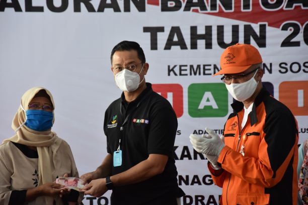 Menteri Sosial Pantau Penyaluran BST di Cikampek