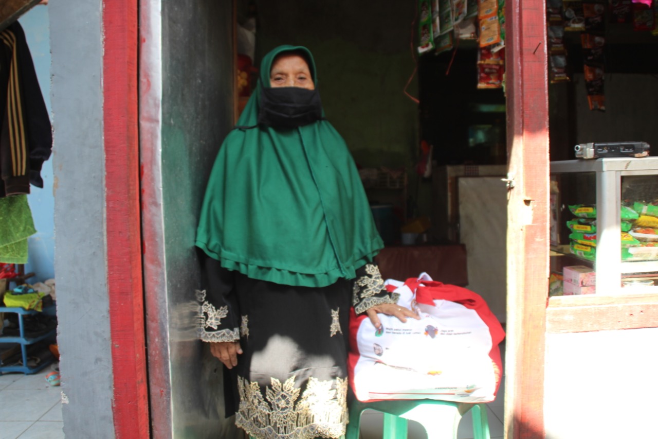 Tetap Kerja, Mensos dan Kabareskrim Pantau Penyaluran Sembako di Akhir Pekan