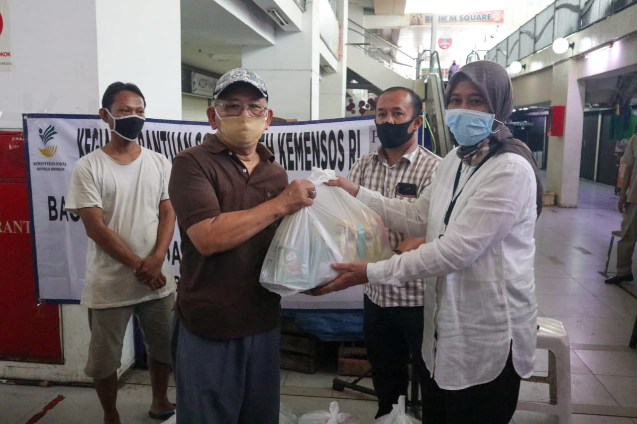 Kerjasama dengan Perhimpunan Pedagang Blok M Bantu Masyarakat