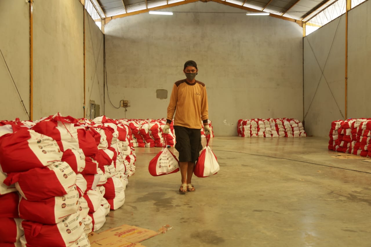 Director General of Protection and Social Security Checks Warehouse of Goods Providers for Basic Food Routinely