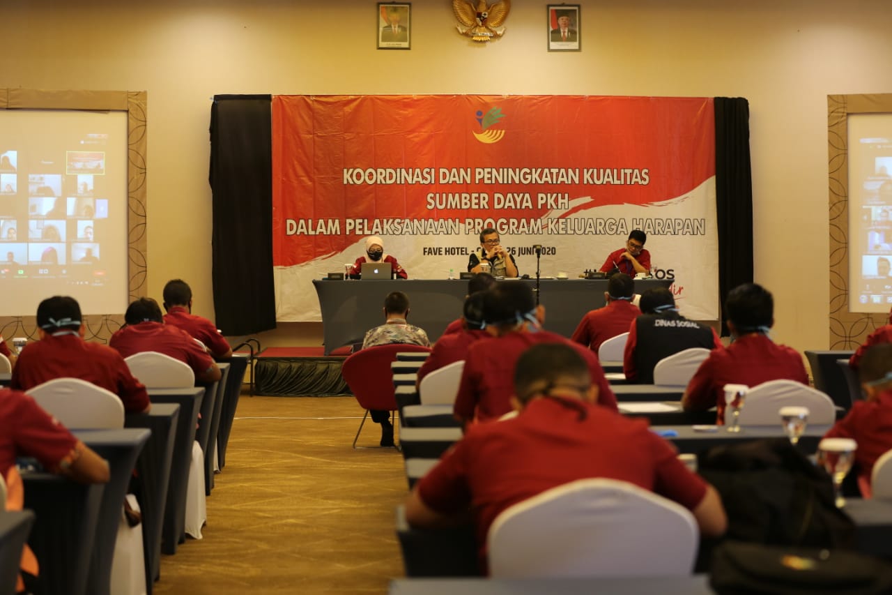 Rapat Koordinasi: Dari Peningkatan Kapasitas SDM PKH sampai Penghargaan pada KPM Graduasi