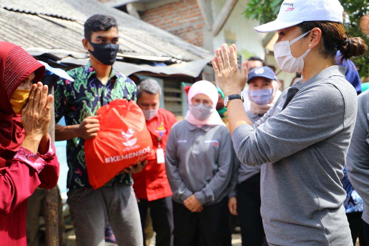 Nelayan Kajaksan Tak Menduga Mendapat Bantuan Sembako dari Kemensos