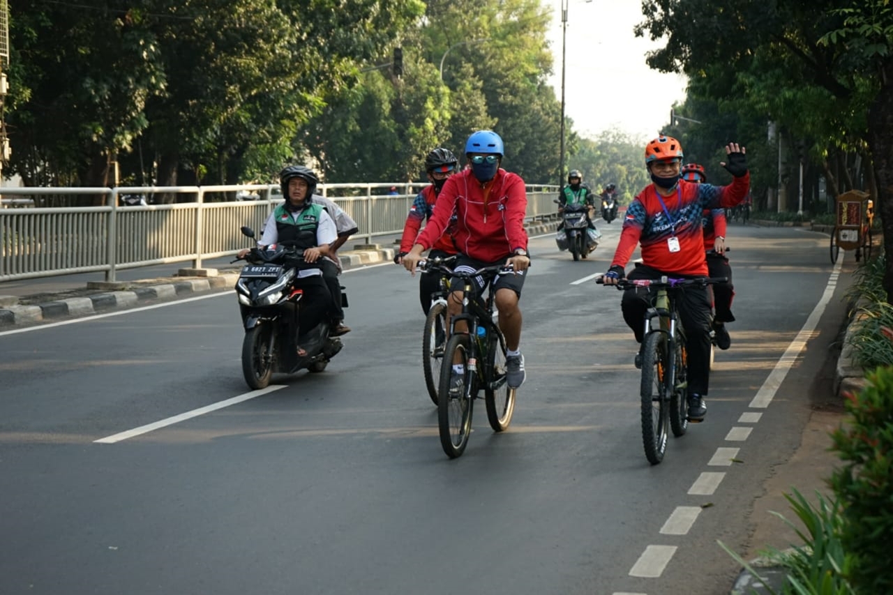 Kemensos Tandai Fase "New Normal" dengan Kegiatan Sepeda Santai