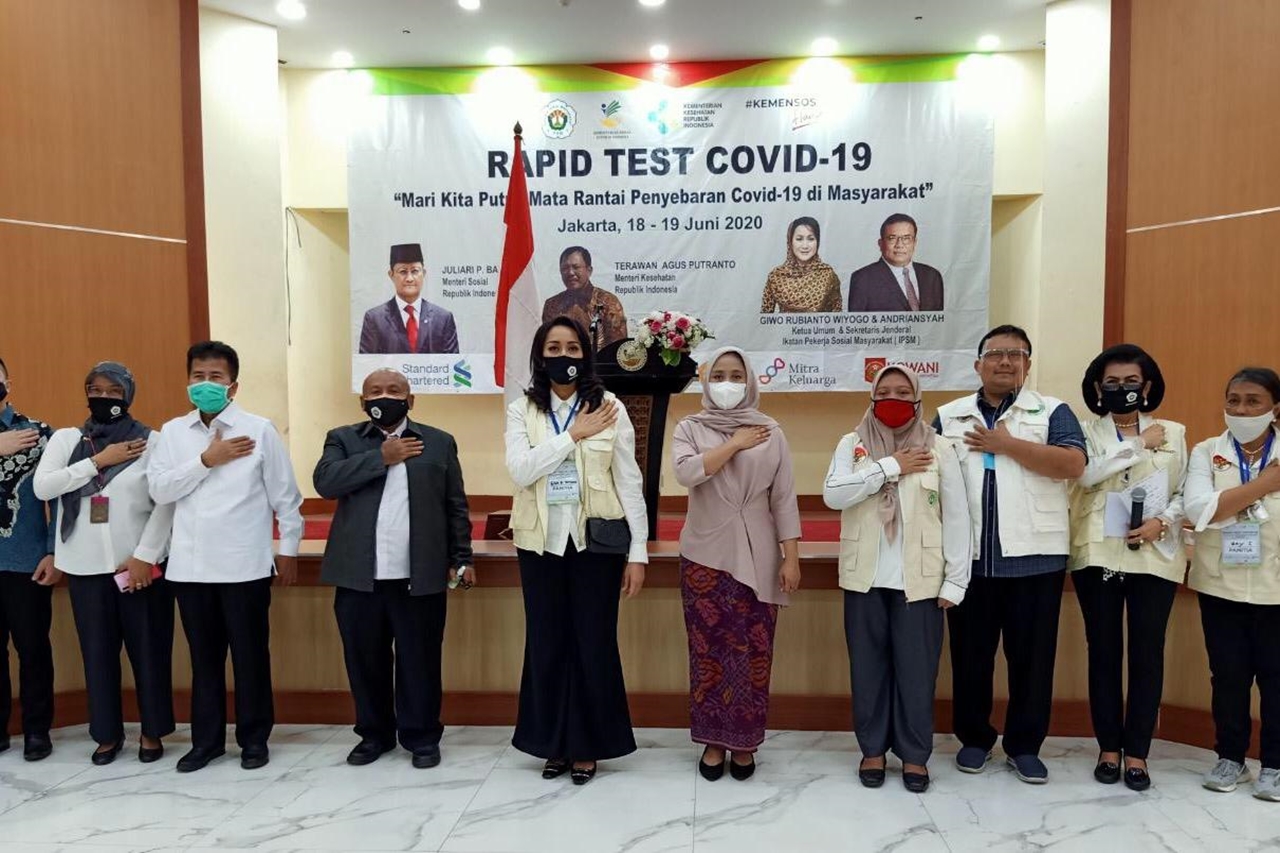 Pelaksanaan Tes Cepat COVID-19 di Gedung Cawang Kencana