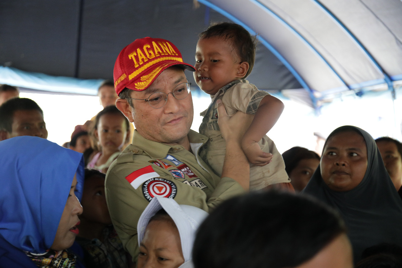 Sapa Korban Bencana Banjir di Masamba, Mensos Sampaikan Ucapan Duka