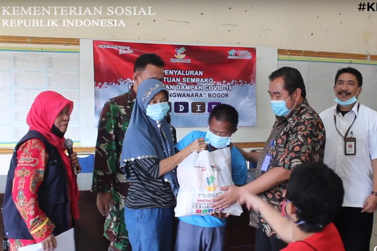 Basic Food Assistance from "Ciungwanara" Center Handles Impact of COVID-19