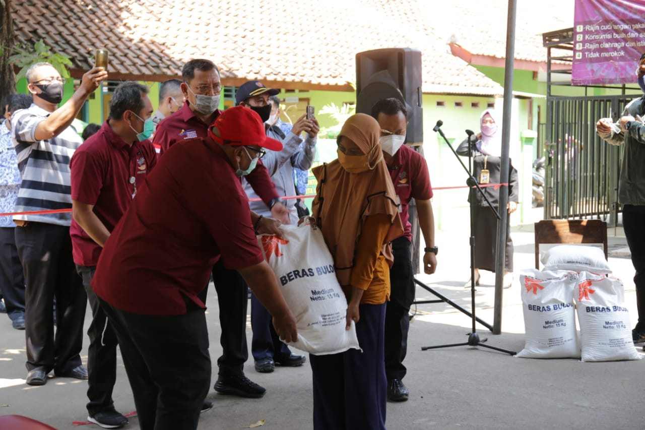 Penyaluran Bantuan Sosial Beras di Kabupaten Cirebon