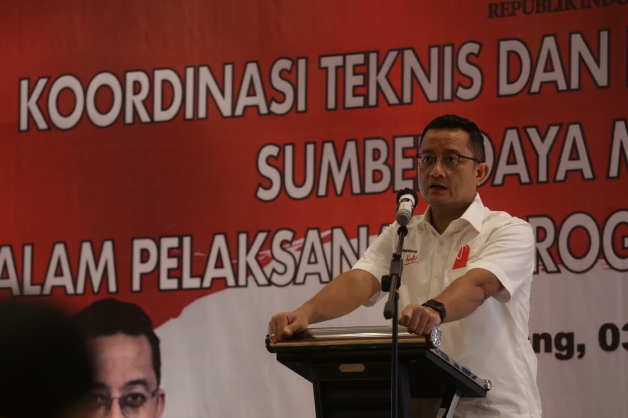 Minister of Social Affairs Meets PKH Companions in Semarang