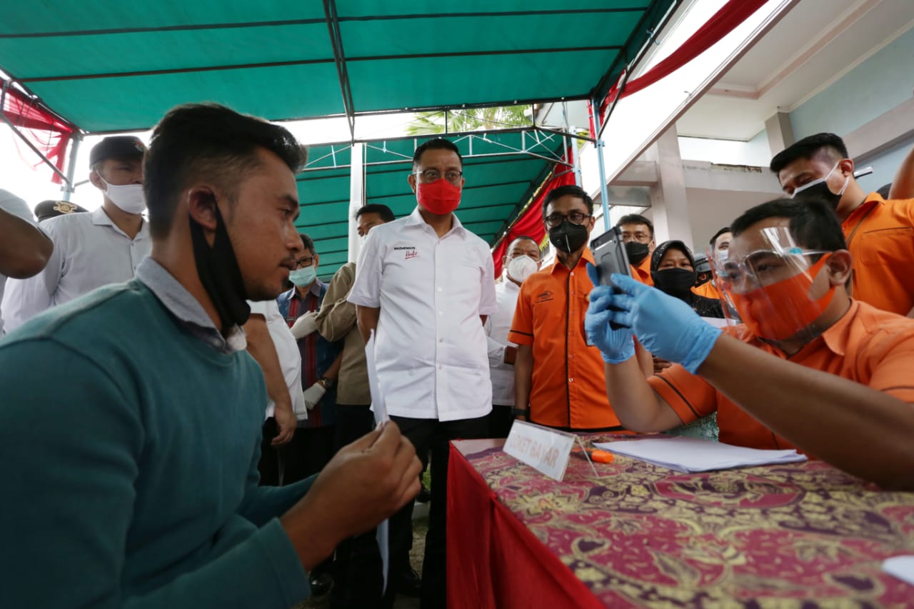 1,4 Juta Keluarga di Jawa Tengah Terima Bansos Tunai dari Kemensos