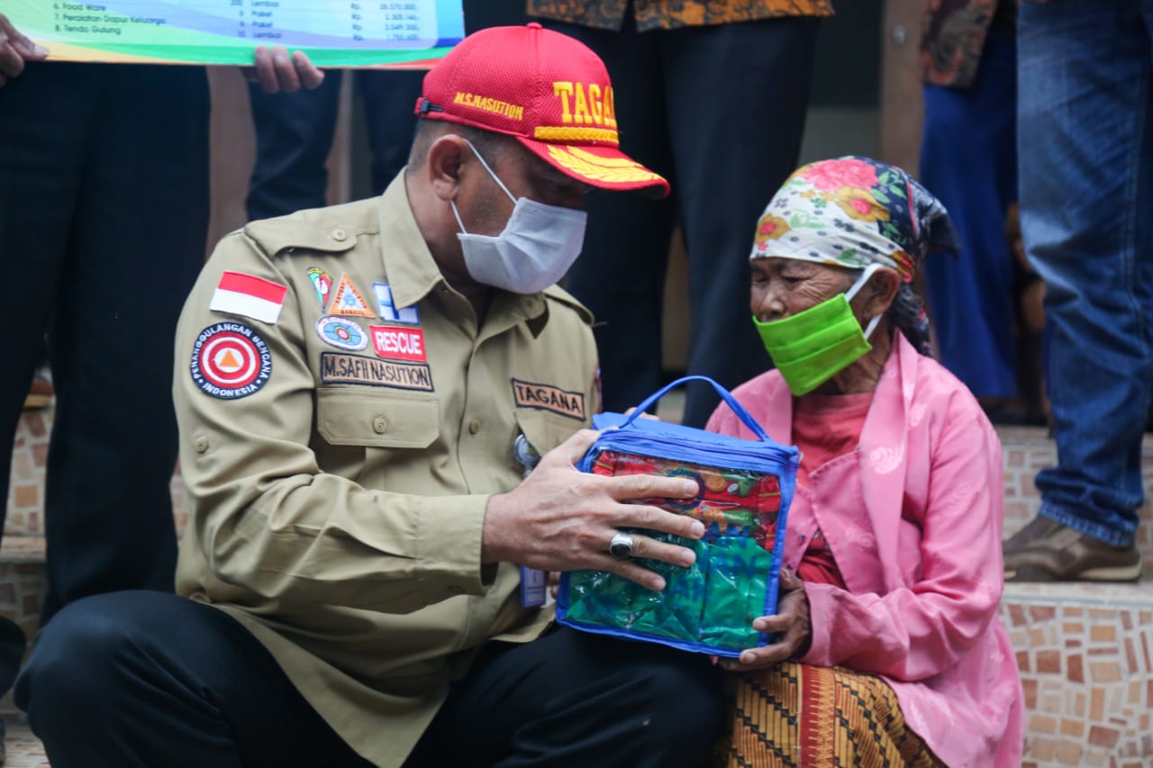 Kemensos Distribusikan Tenda COVID-19 dan Logistik untuk Pengungsi Merapi