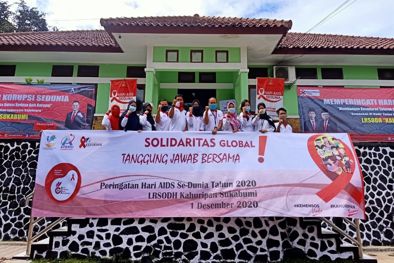 Peringati Hari AIDS Sedunia, LRSODH "Kahuripan" Salurkan Bantuan Nutrisi