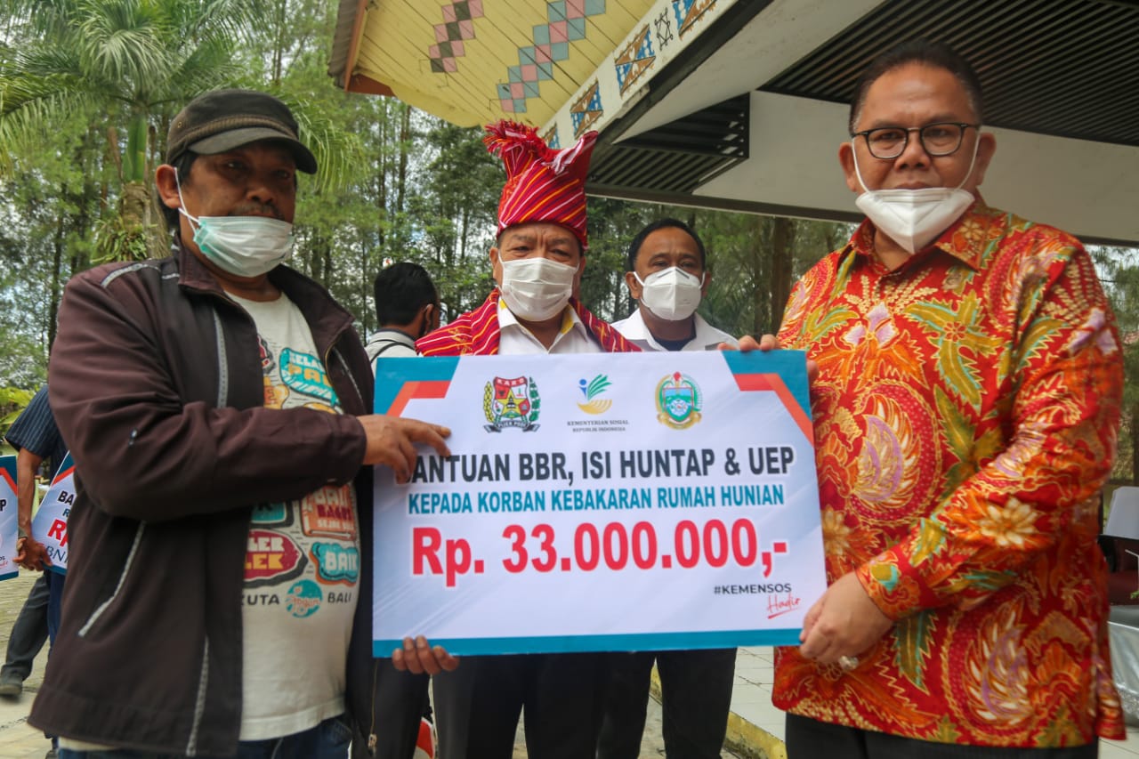 Social Assistance for Victims of Sinabung Eruption and the Berastagi Fire