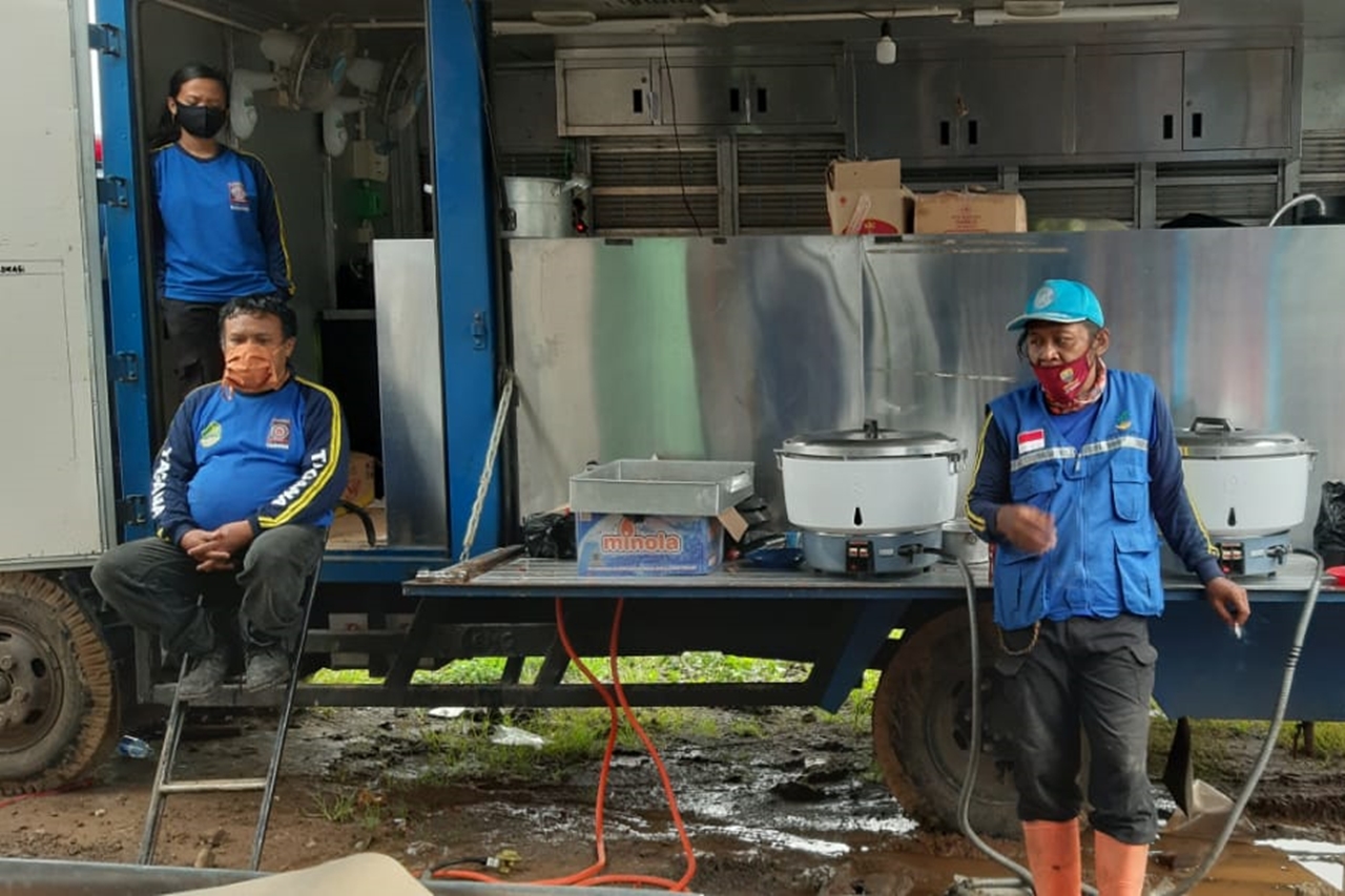 Gercep Tagana di Lokasi Longsor Sumedang, Mensos: Kami Dirikan Dapur Umum