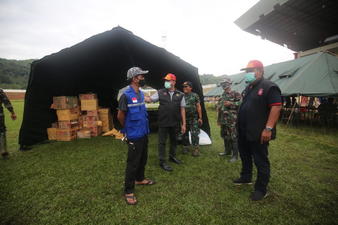 Ministry of Social Affairs Establishes COVID-19 Tents at Manakarra Mamuju Stadium