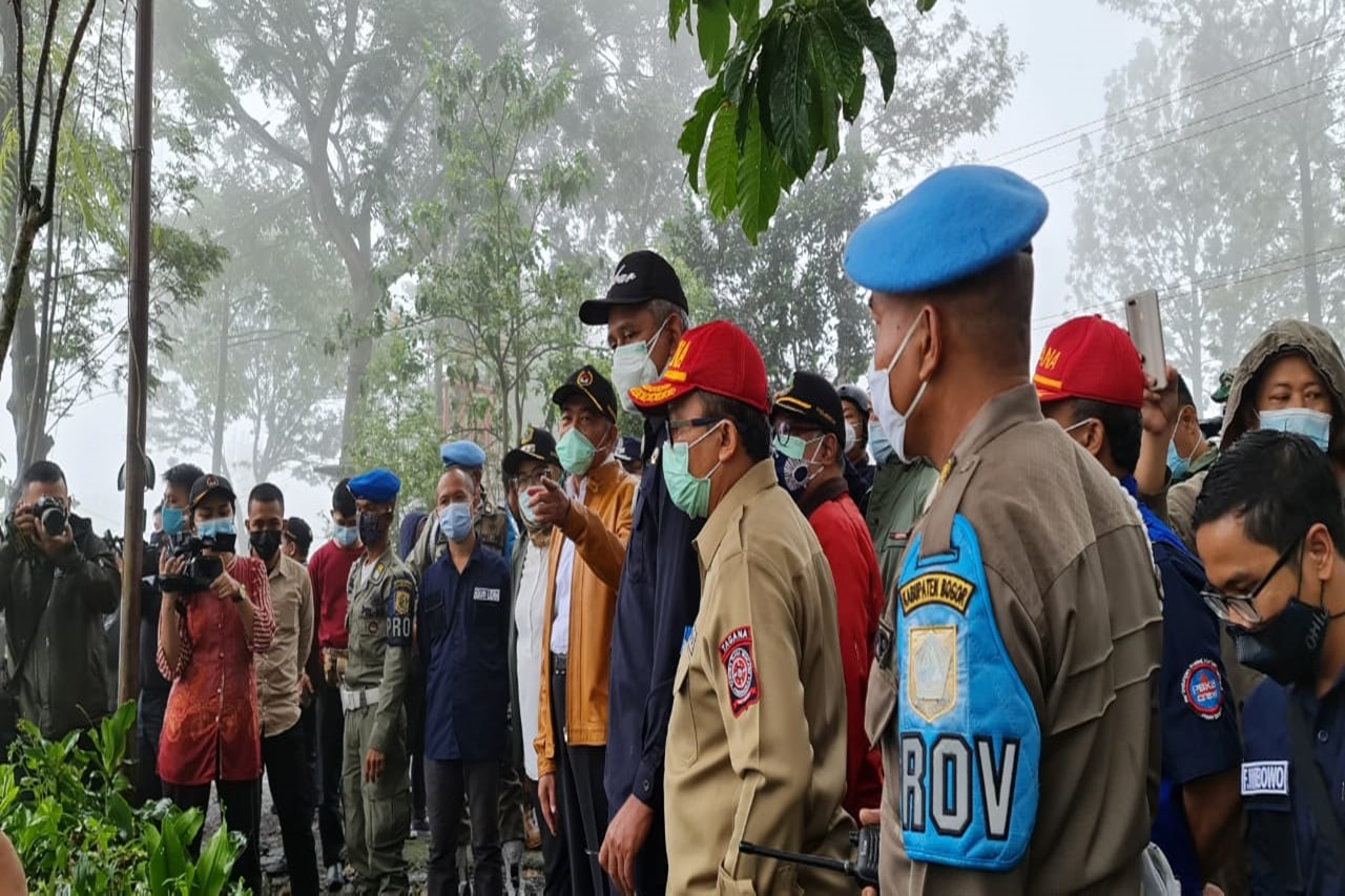 Menko PMK dan Kemensos Pastikan Kebutuhan Pengungsi Longsor Bogor Terpenuhi