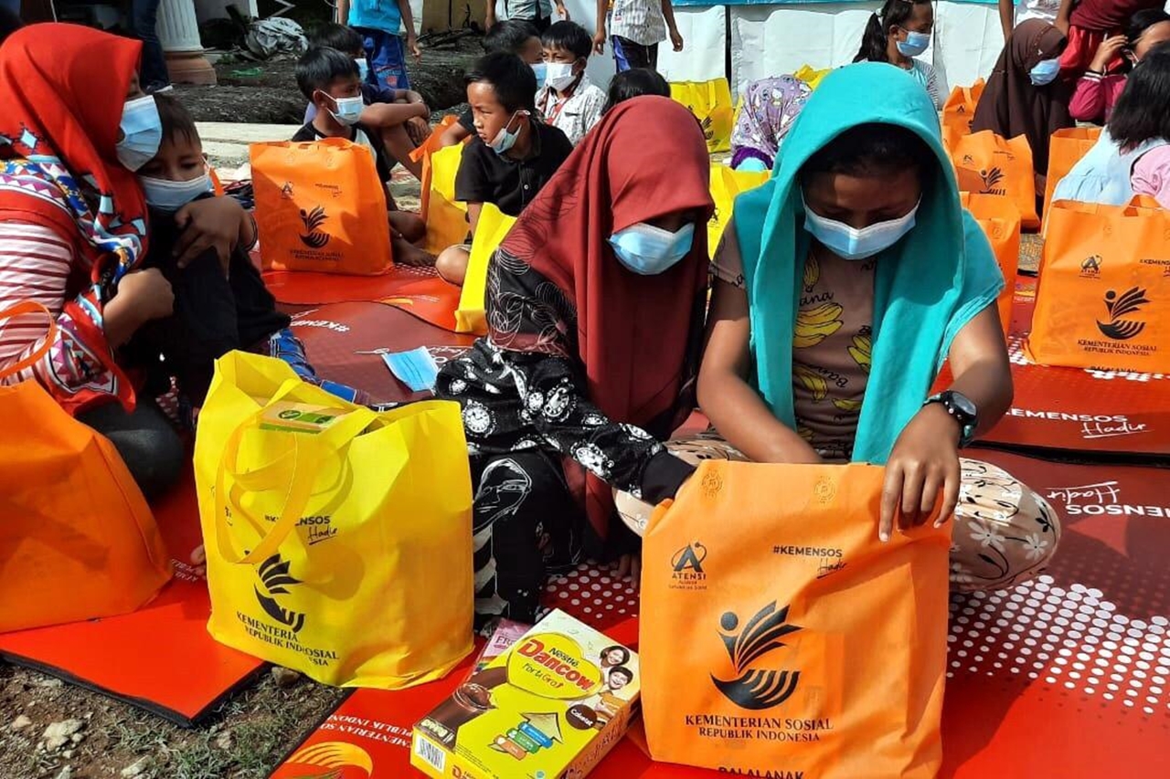 Balai Anak "Antasena" Berikan Bantuan untuk 88 Anak Korban Erupsi Merapi