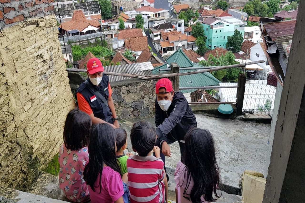 Respon Cepat Kemensos Dampingi Anak-anak Terdampak Longsor Semarang