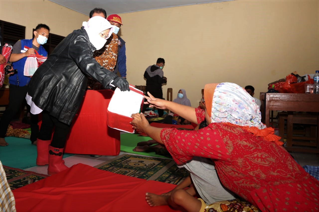 Receiving Aid for Flood Victims, Pekalongan Regency Government Gives Appreciation to the Ministry of Social Affairs