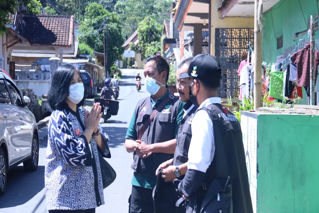 Kemensos Beri Bantuan bagi Penyintas Gempa Bumi di Kabupaten Malang