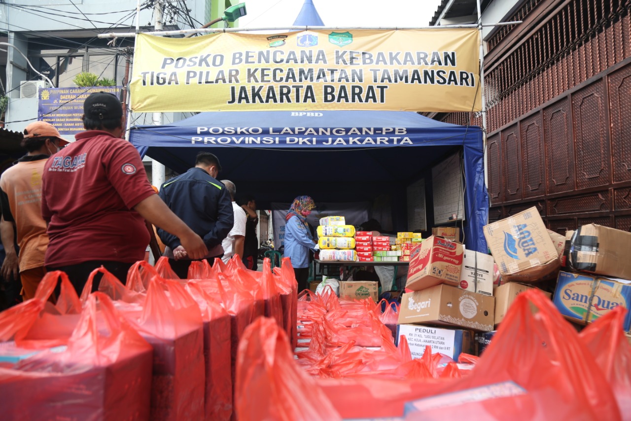 The Aid Distribution for Victims of Fire in Keagungan