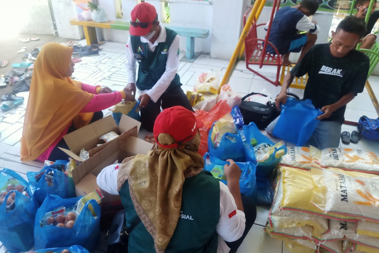 Kemensos Salurkan Kebutuhan Dasar Penyintas Anak Korban Banjir Bandang Bima