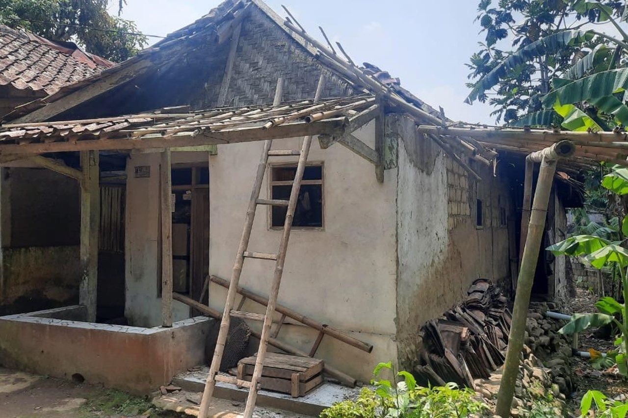 Kemensos Berikan Dukungan Psikososial pada Korban Tanah Longsor di Sukabumi