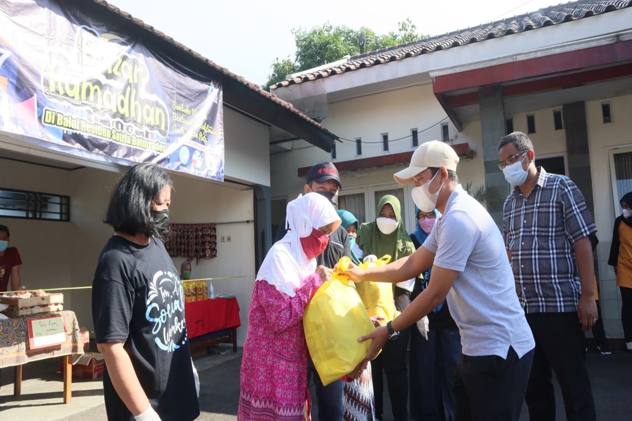 Animo Masyarakat Tinggi, Bazar Ramadan Balai "Satria" Habis Diborong Warga