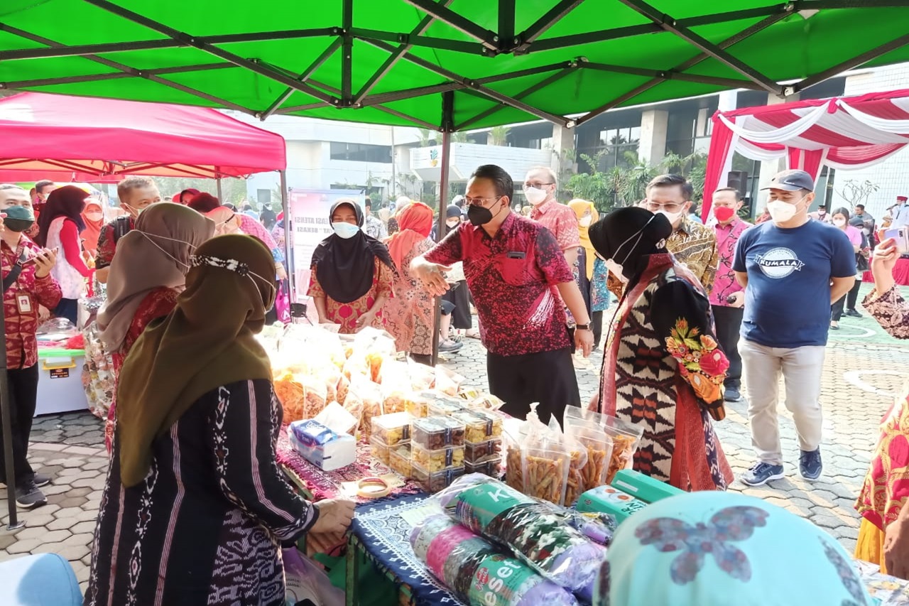 Bazar Ramadan Kemensos, Balai "Phala Martha" Raih Penghargaan dari Mensos Risma