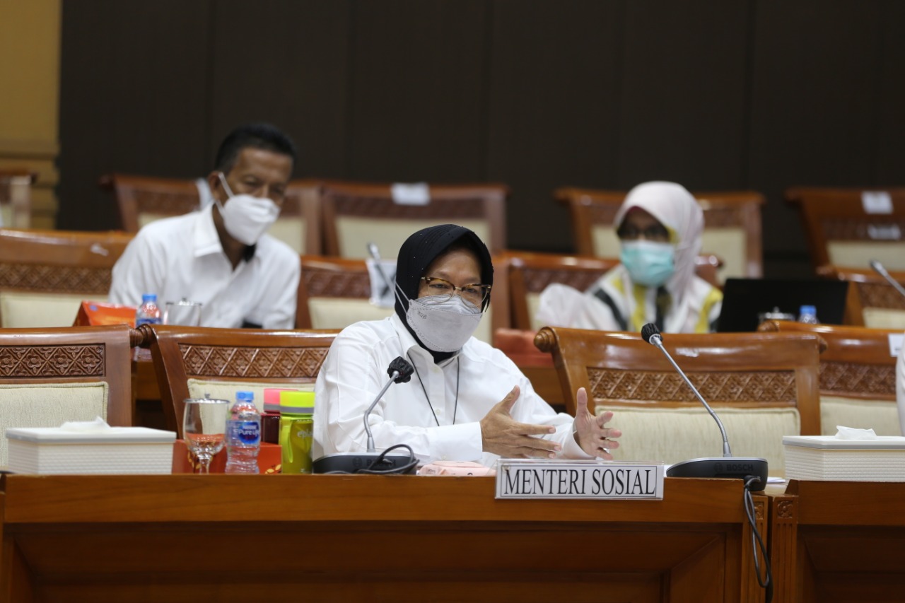 Rapat dengan Komisi VIII DPR, Mensos: Dukung Penanganan Bencana Secara Komprehensif