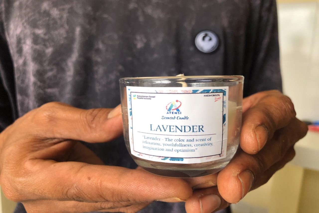 Kreasi Kerajinan Tangan ATENSI "Scented Candle" Loka Karya "Pangurangi"