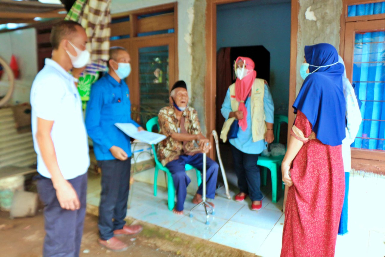 Balai "Budhi Dharma" Salurkan Bantuan ATENSI Lansia