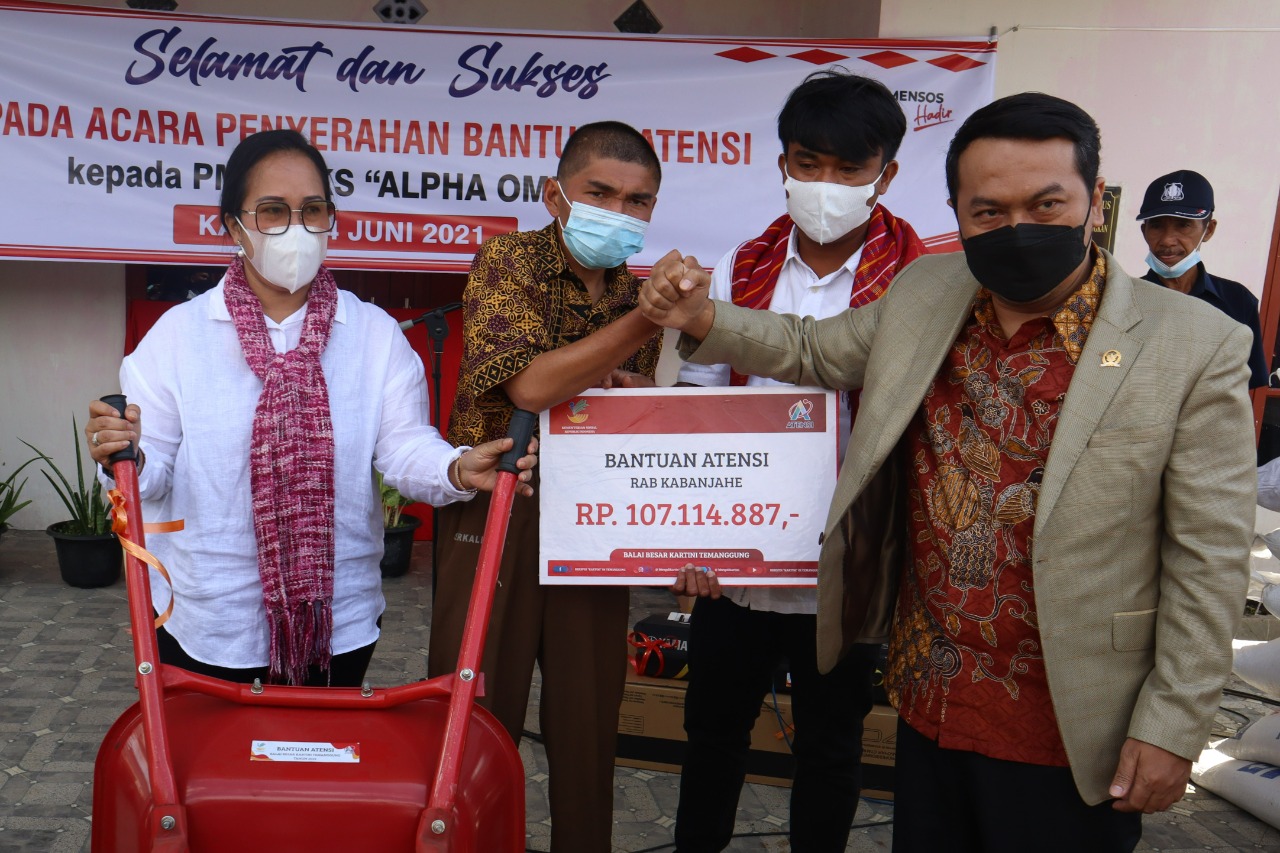 Kemensos Salurkan Bantuan ATENSI Bagi Penyandang Disabilitas di Sumatra Utara