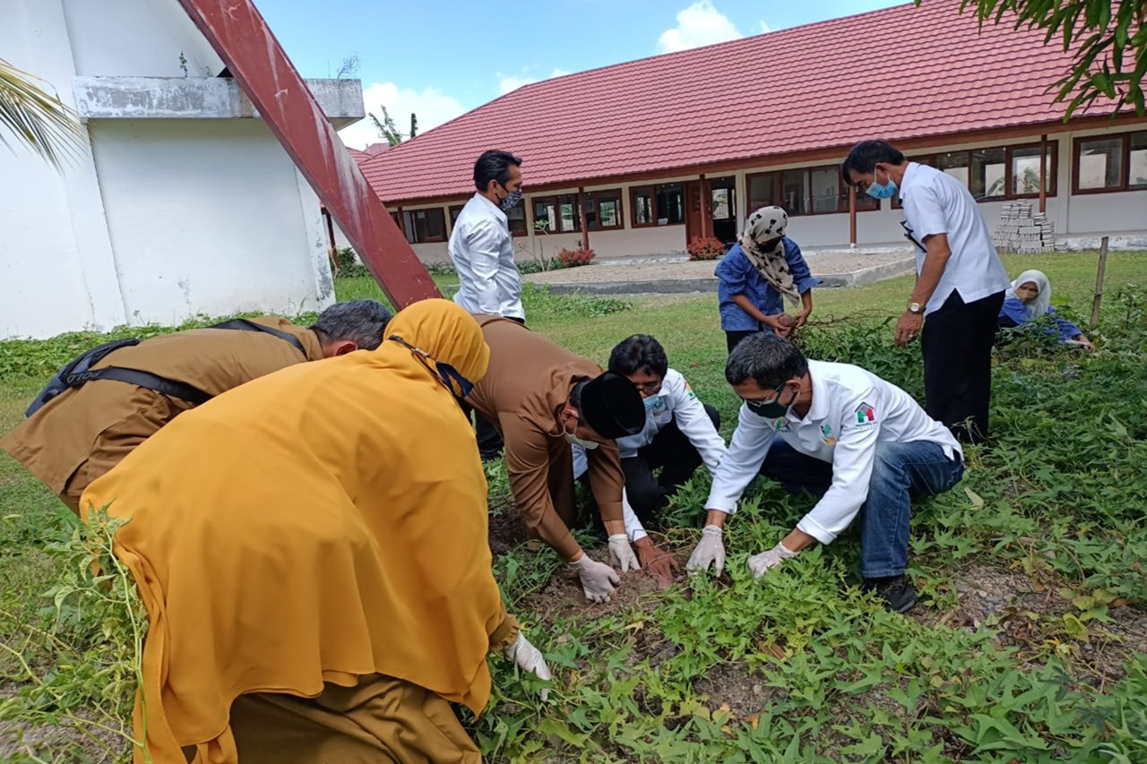 Balai "Paramita" Panen Ubi Ungu Bersama Kepala Dinas Sosial NTB