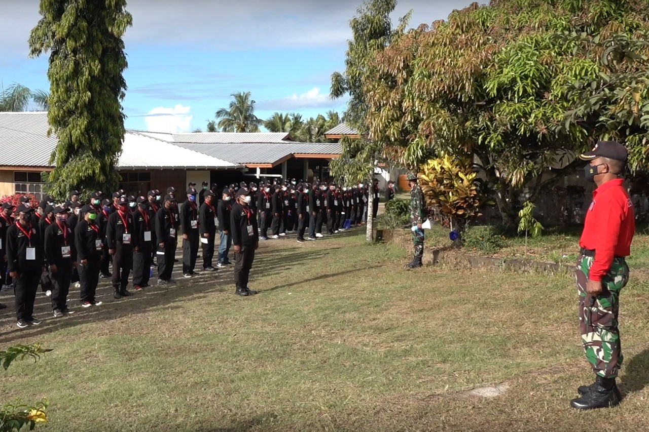 Latih Kedisiplinan Anggota Tagana NTT, Kemensos Libatkan TNI